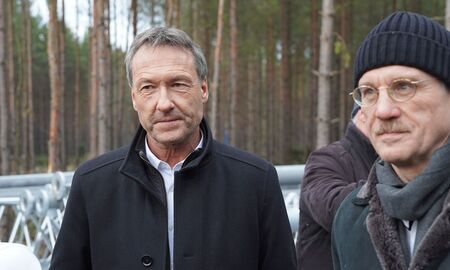 Der Bürgermeister von Schipkau neben Prof. Großmann